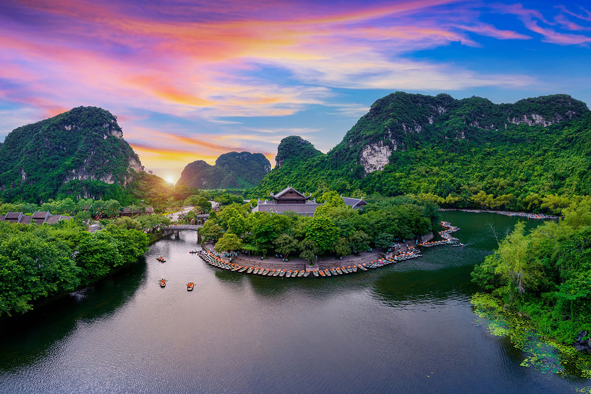 Option 1: Hoa Lu - Trang An - Hang Mua